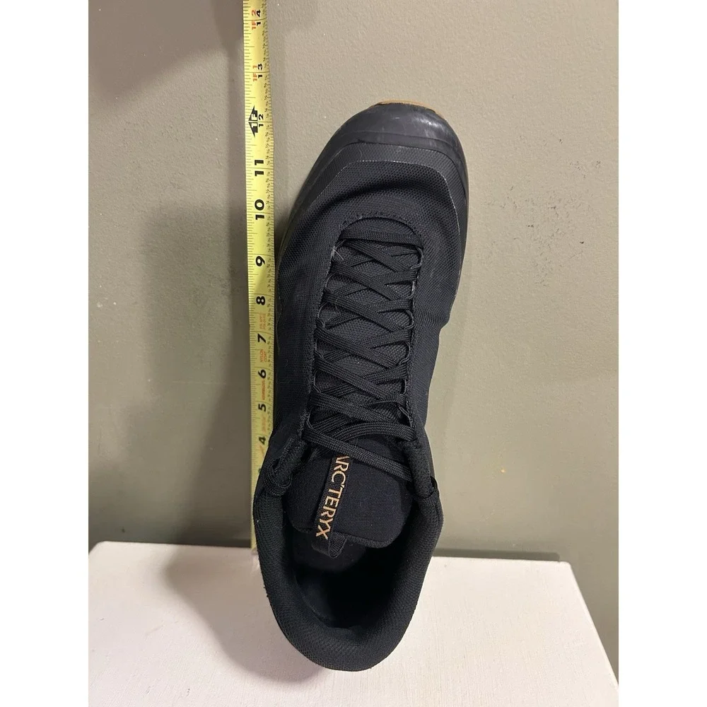 Arc'teryx Men's Aerios FL Trail Shoe in Black with Gum Outsole